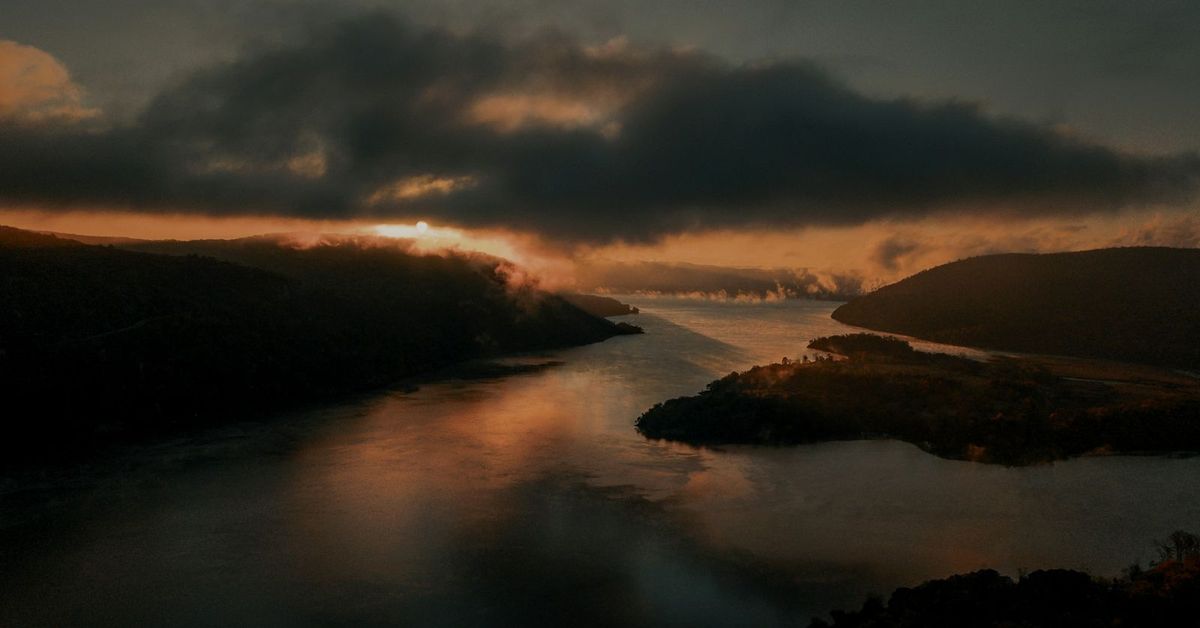 Sunrise over the Hudson River in the Hudson Valley, New York
