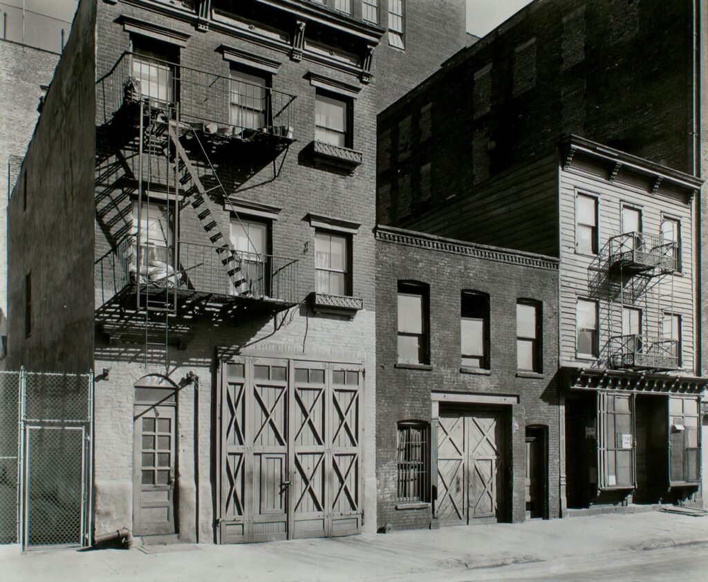 Tenement buildings at 328-334 Stanton Street on the Lower East Side, Manhattan, photographed in 1937