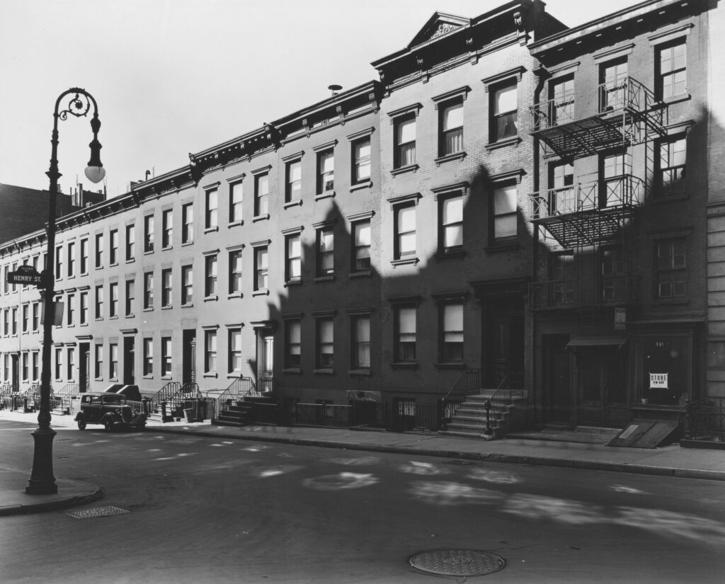 Oliver Street in Lower Manhattan, 1937 — close to the original Five Points neighbourhood