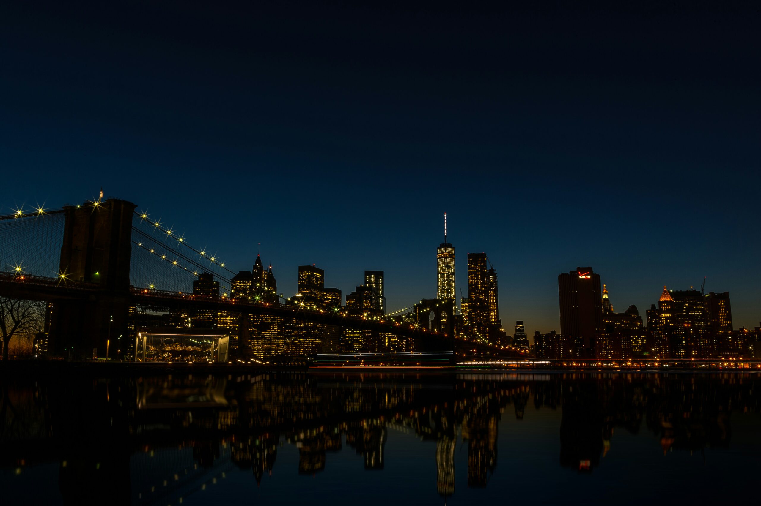 Brooklyn, Manhattan or Williamsburg: Which Bridge Is Best at Night?